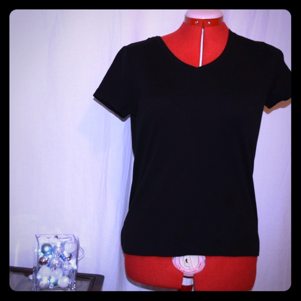 Black short sleeve shirt